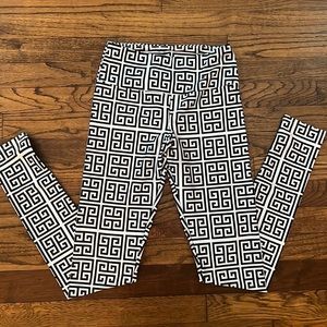 Goldsheep Greek Key Design, Black & White Leggings S